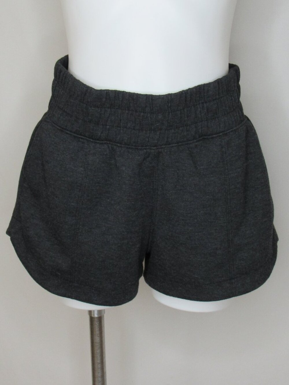 Yogalicious Charcoal Black Scuba Zuri Short Sport 2" Women's L Large